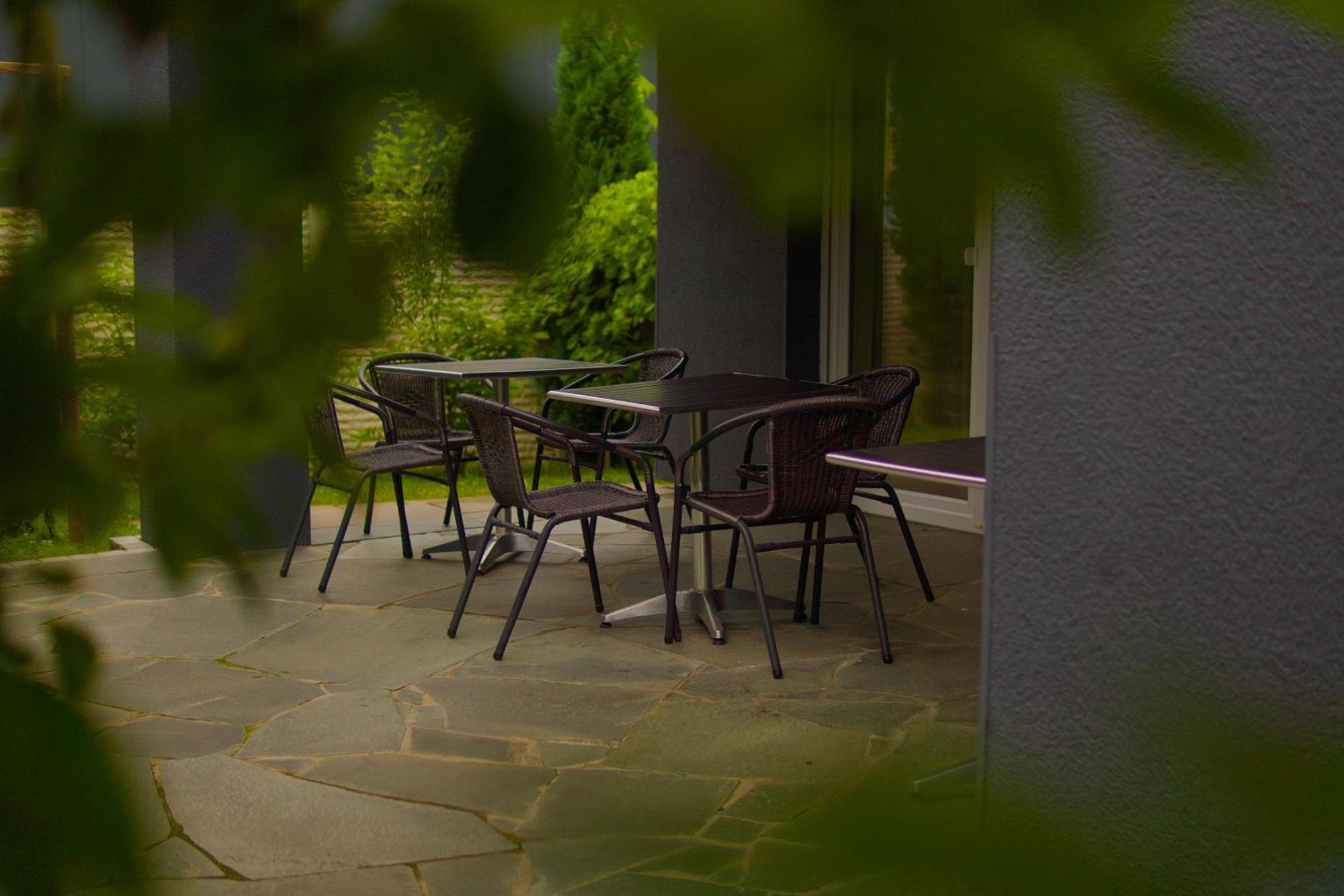 Bed & Breakfast Outlet Hotel Dettingen an der Erms エクステリア 写真