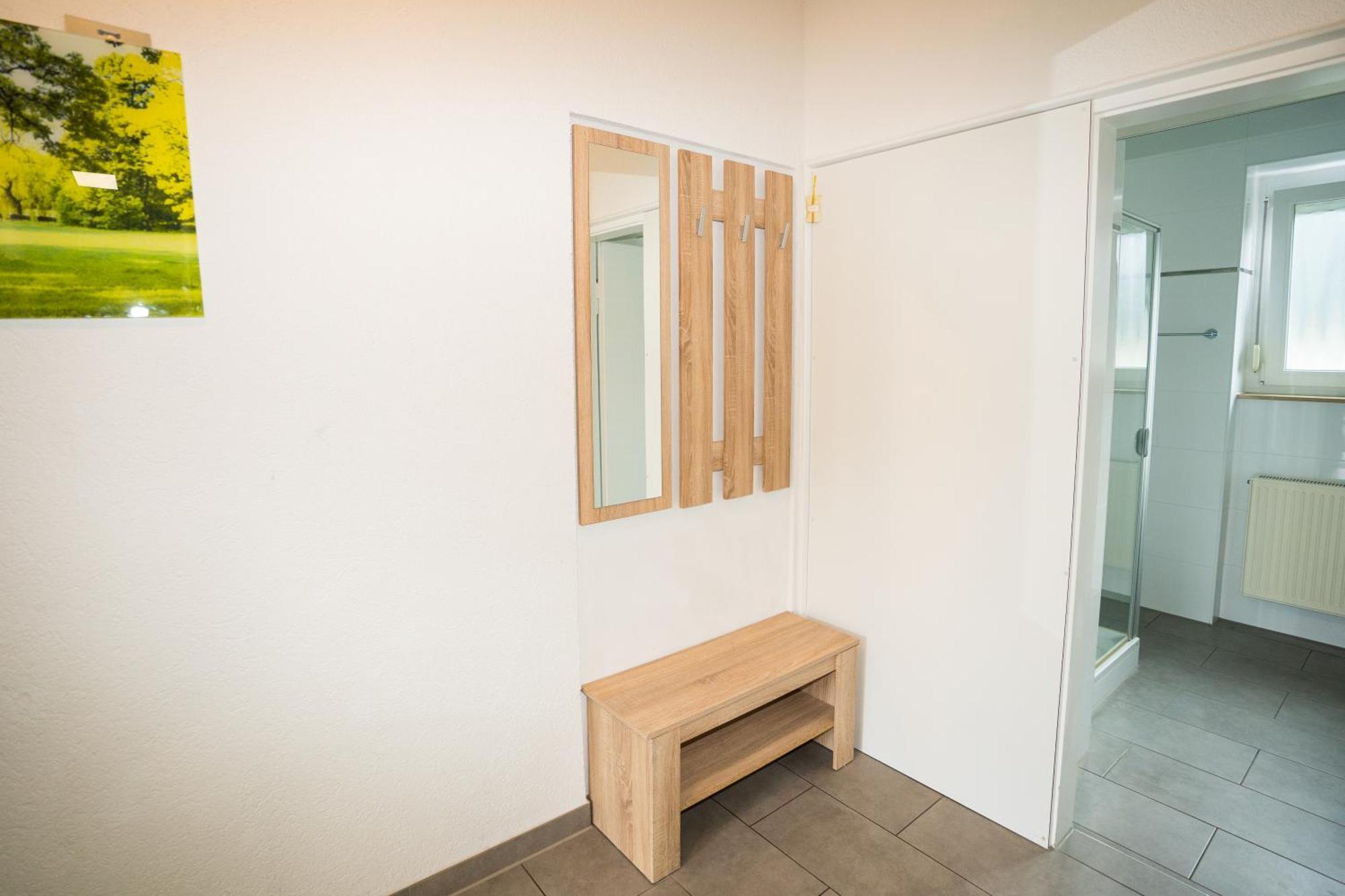 Bed & Breakfast Outlet Hotel Dettingen an der Erms エクステリア 写真