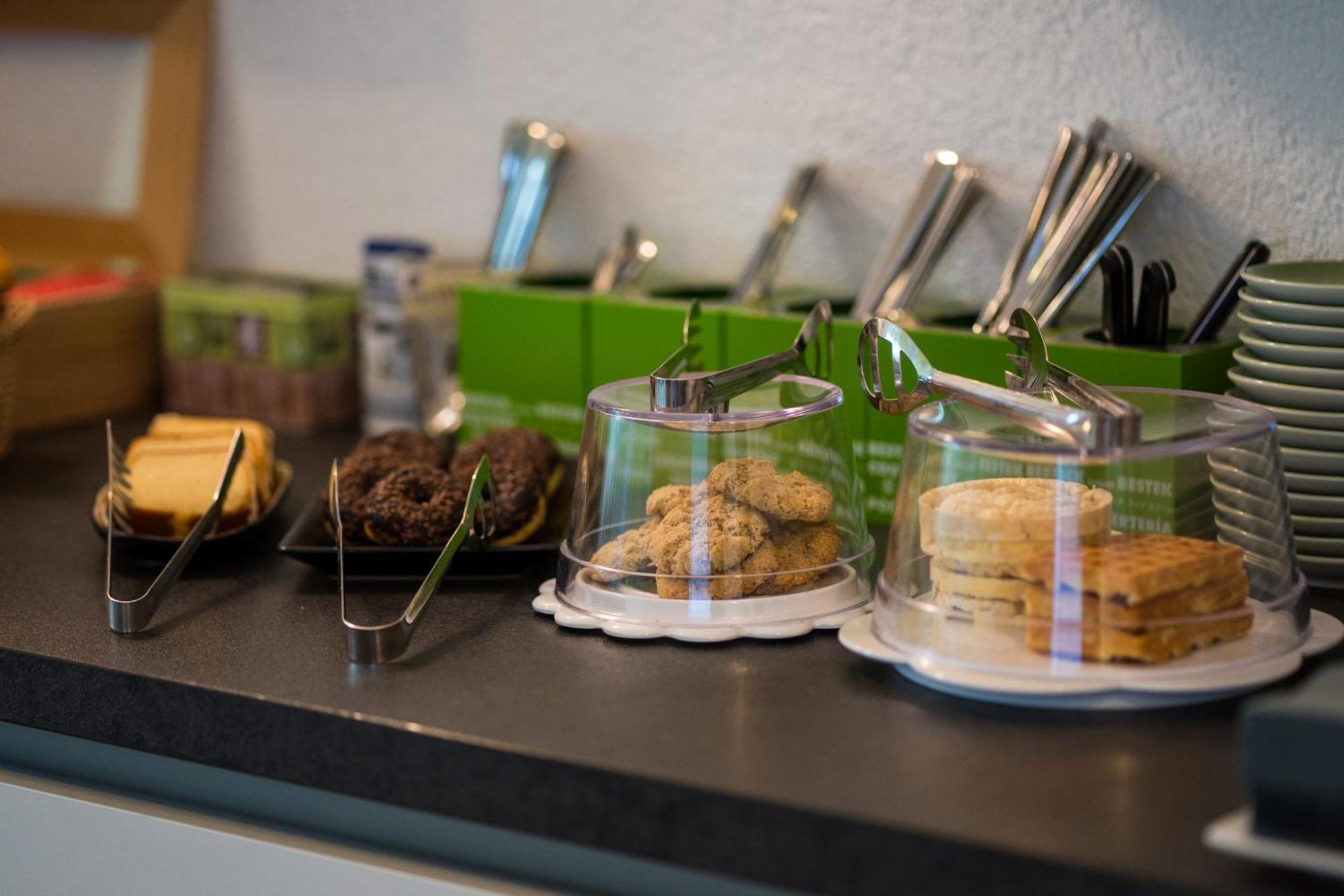 Bed & Breakfast Outlet Hotel Dettingen an der Erms エクステリア 写真